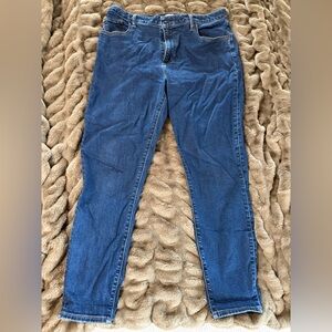 Abercrombie & Fitch Curve Love Super Skinny-High Rise